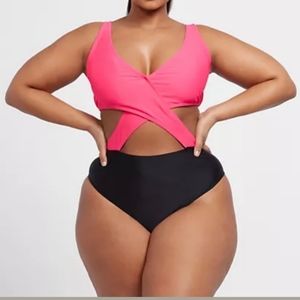 ⚡️ Fashion to Figure 2X Pink Black Cutout Bikini Set Plus Size